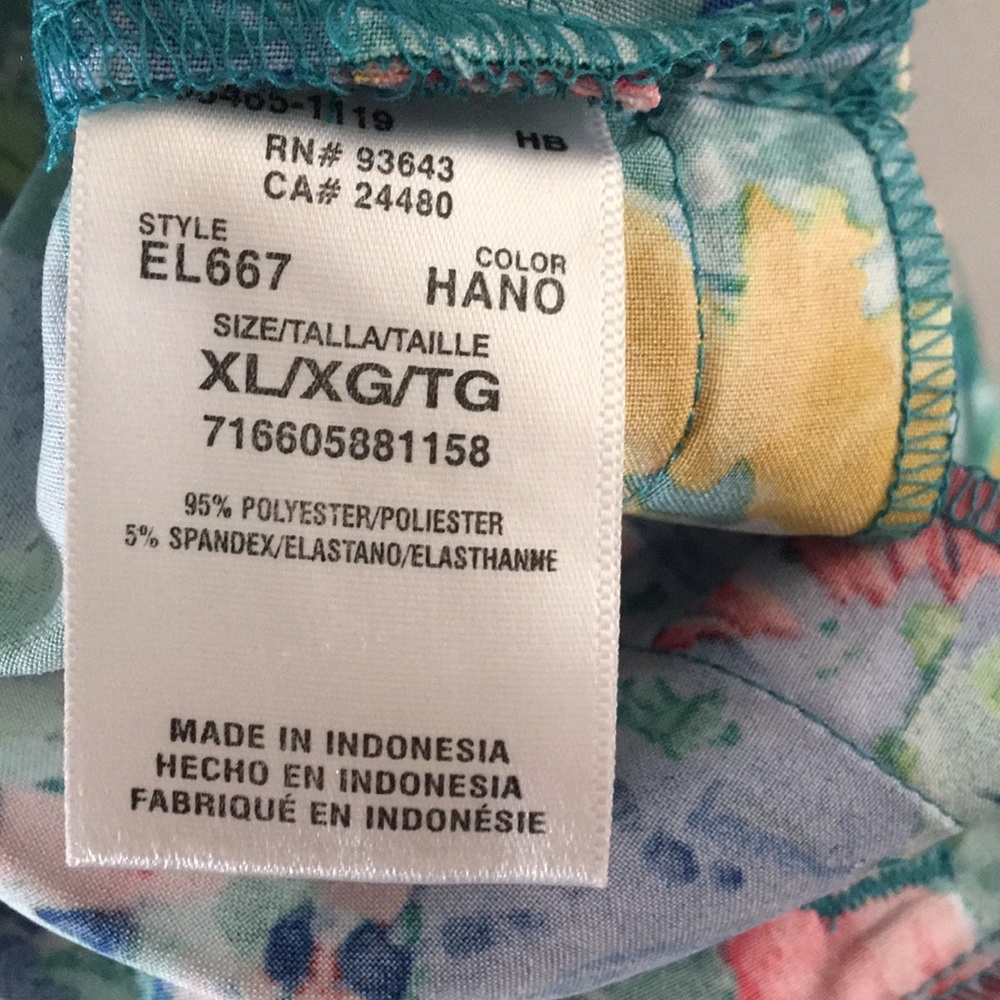 XL Elle Medical Scrub Top - Picture 5 of 5